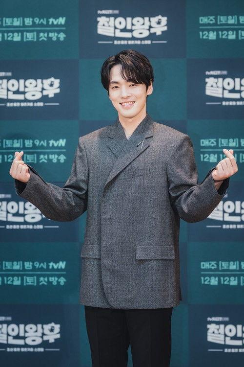 韩国演员金正贤照片,演绎韩流明星的独特风采